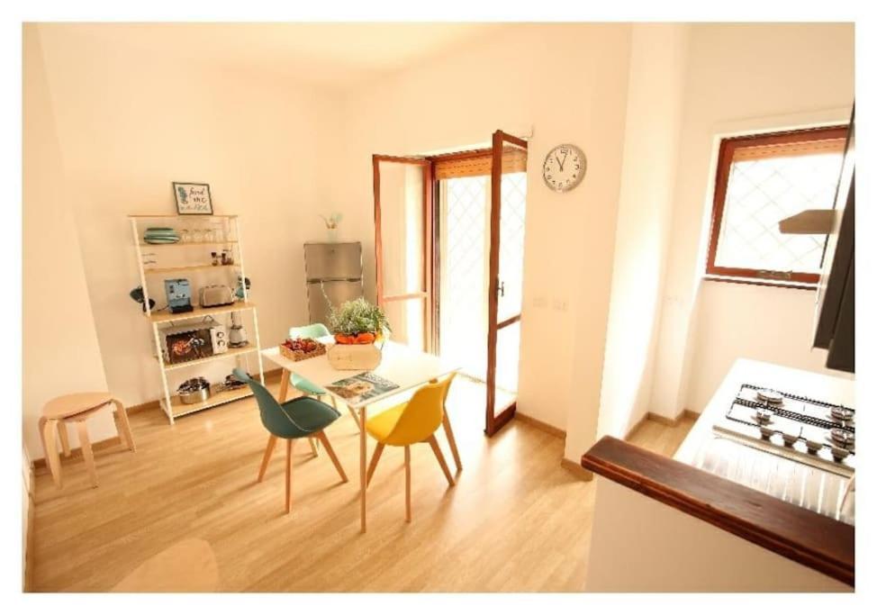 Cozy Coastal Gateway Apartment Lido di Ostia Exterior photo